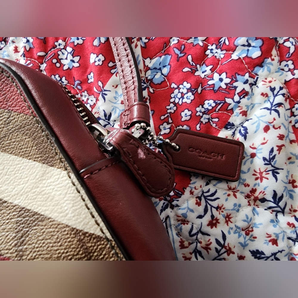 Coach Crossbody - Picture 4 of 7